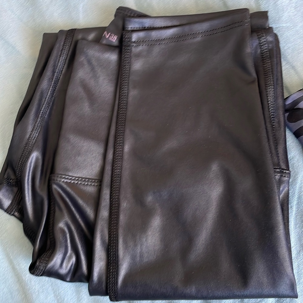 Carbon38 leggings